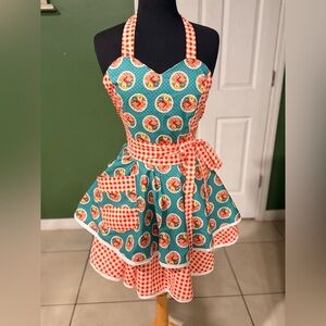 Charming Gingham adult apron with Floral Accents retro inspired